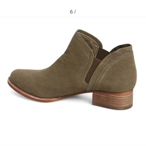 Vince Camuto Carlal Taupe Leather Booties Luxury Silk Goat Texture Ankle Boots - Picture 3 of 16